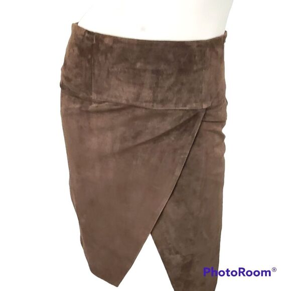 Danier Brown Suede Skirt size 4 - Picture 3 of 9